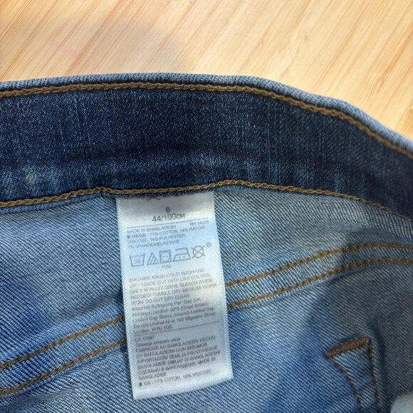 Banana Republic Women's Denim Shorts Cutoff Style Size 6 Classic, 3" inseam - Picture 4 of 9